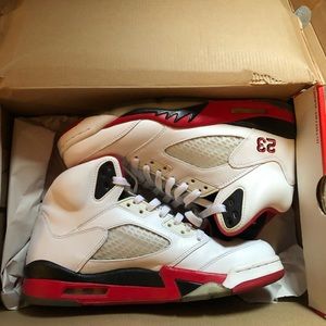 AIR JORDAN 5 “FIRE RED” (2013)